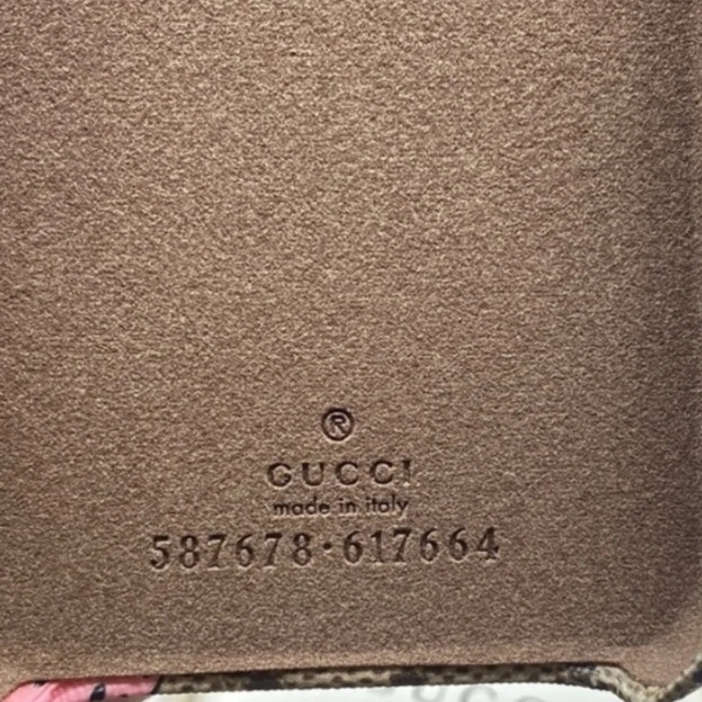 Gucci Limited Edition Strawberry GG Supreme Monogram iPhone X/XS Case NWT $400